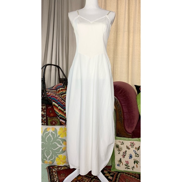 60s White Slip - Picture 9 of 9
